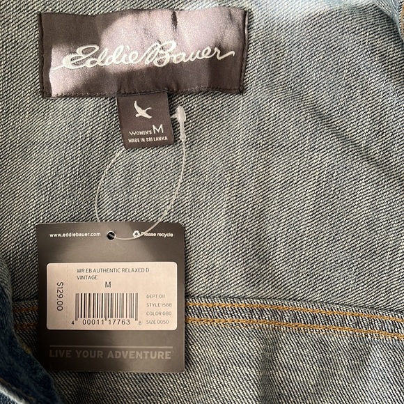 🆕 Eddie Bauer relaxed fit denim jacket - size medium - Picture 3 of 8